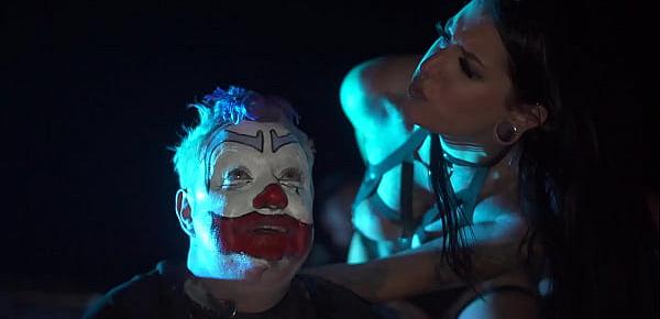 FlipFlop The Clown Getting Dominated By Mistress Lady Luna!